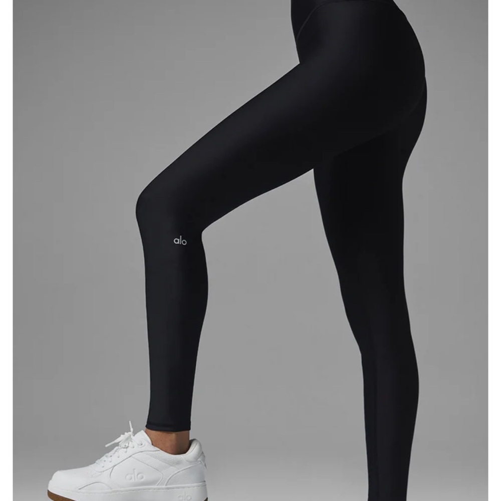 XXS NWT Alo Yoga High-Waist Airlift Leggings in Black